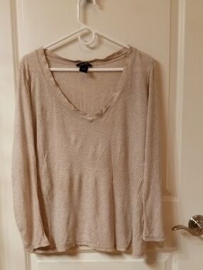 Moda International Light Beige Long Sleeve V-Neck Sleep Lounge Top Size Large